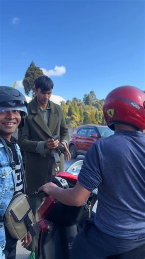 LAKSHMAN BHARTEE ♌️🇮🇳 on Instagram: "This is real travel—standing for others, Meghalaya❤️ . . . . . . . #lekigoswami #shillong #z900 #hilux #meghalaya"