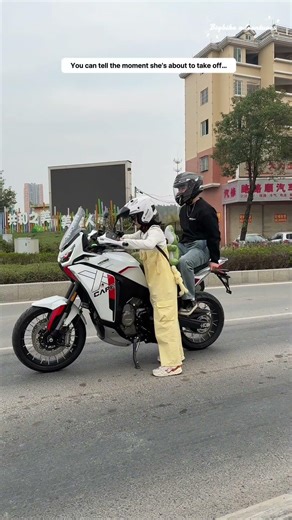 28-Inch Start on an ADV with a Passenger, What a Move #xcap1200 #girlrider #motorcycle #advriding