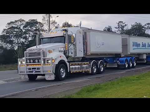 Double The Power: B-Double Trucks Shine in Epic Australian Big Rig Showcase #semitrucks