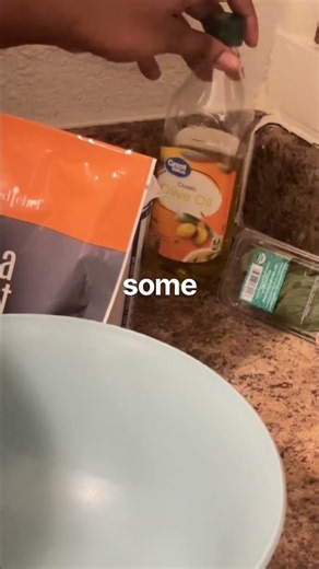 Our first-time making homemade pizza with Pampered Chef Tools! ‪@pc_courtney_corner‬