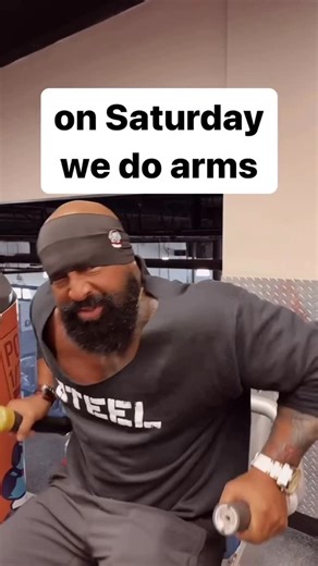 Robert Frank on Instagram: "Make me some chilli! @robertfrank615 #gym #bodybuilding #motivation #quotes"