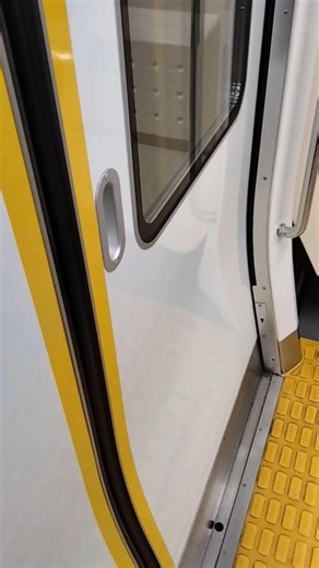 「響きが神すぎる 」羽沢横浜国大駅首都圏5-1番3.1コーラスならしてドア閉扉 #shrots #鉄道 #発車メロディー