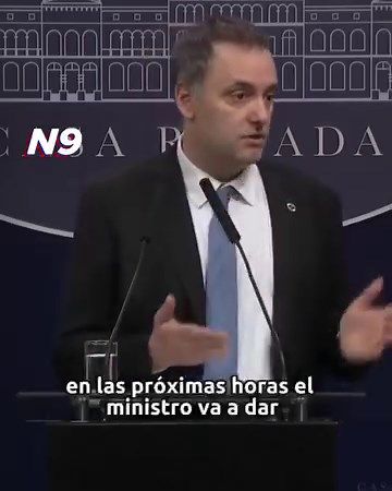 El Gobierno lanzó el programa “Familia Militar” con beneficios para un millón de argentinos. ✔ El Gobierno nacional presentó el programa “Familia Militar”, una iniciativa que busca beneficiar a un millón de personas vinculadas a la comunidad de Defensa, entre ellos militares en actividad, retirados, personal civil, reservistas, veteranos de Malvinas y familiares de caídos. #GobiernoNacional #FamiliaMilitar #argentinos | Noticiero9Oficial