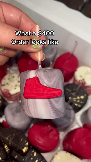 Delicious Chocolate-Covered Strawberries and Apples by Magaly Sweets