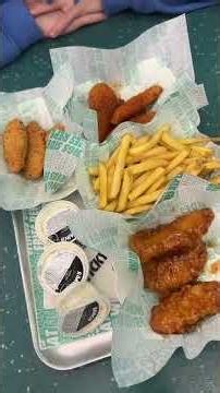 A very delicious day of eating, Wingstop you have my heart🫶🏼 @M&S food UK official @Marks & Spencer