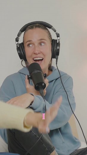 please tell us how to respond to a tickle fight @Aleena #podcast #podcastclips #comedy #tickle
