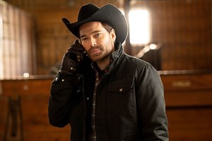 'Wynonna Earp's' Tim Rozon Returns to Wolf Creek in an All New Christmas Movie