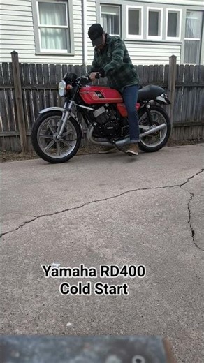1977 Yamaha RD400 cold start. Vape ignition with adjustable timing plate. SOUND ON. 😄