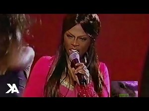 Lil' Kim Performs "How Many Licks?" & "No Matter What They Say" | Soul Train Awards 2000