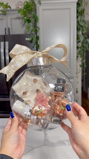 769K views · 5.9K reactions | Jumbo gingerbread ornament gift! • • • #giftideas #diygiftideas #diy #gingerbread #jumboornament #ornaments #christmas #christmasgiftideas #christmasgifts #jumbo #diygifts #creativegifts | Itsjustfmae | Facebook