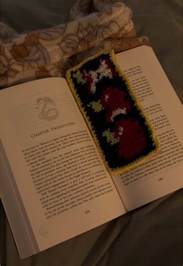 Granny Hobbies: Crochet a Beautiful Bookmark