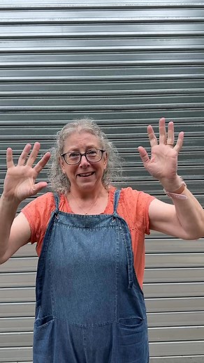 You asked for chunky garments in jumbo yarns, and King Cole delivered! Annette took some of their new projects for a spin, featuring patterns 9216, 6275, 6234, and 6233. Which one is your fave? 🦕 #woolwarehousecrafters | Wool Warehouse