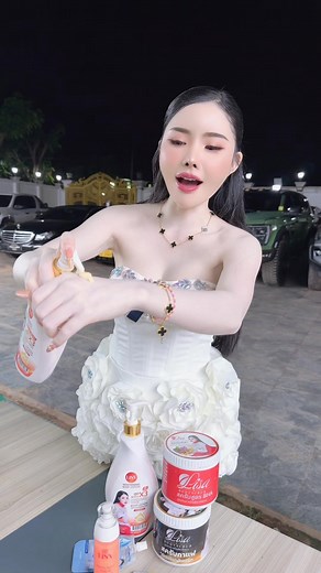 38K views · 1.1K reactions | ອົບຜິວຫລາຍບໍ່ດີເດີ ຮູຂຸມຂົນຈະອຸດຕັນ ແລະ ເຮັດໃຫ້ຜື່ນຂຶ້ນ | Lisa Lotion ຂາວວິ່ງຕ້ອງລິສາໂລຊັ່ນ | Facebook