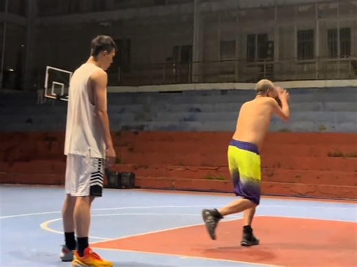 老一辈人打球脚步是真干净！