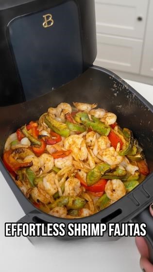 Effortless shrimp fajitas: Quick, flavorful, and perfect