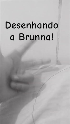 tá preto e branco pq a câmera do meu cll estragou