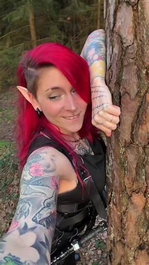 Stunning Elf Cosplay Featuring Mama Ikki