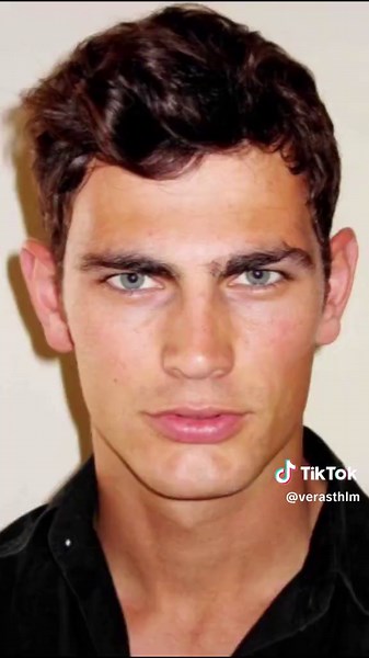 Exploring Greek Male Identity and Fashion Trends