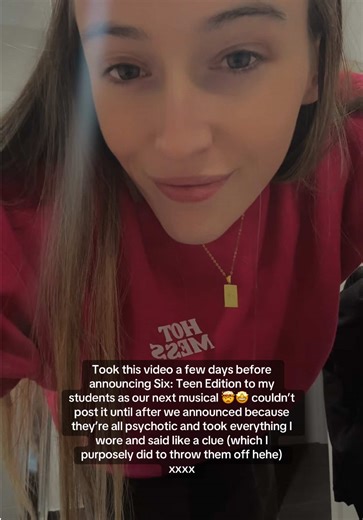 LET’S GO SIXXXXXXXX 🎶 🎤 Took this and couldn’t post it bc ya’ll would have seen right through me #sixmusical #sixthemusical