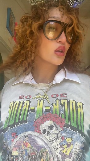 Oversized T look for big tatas