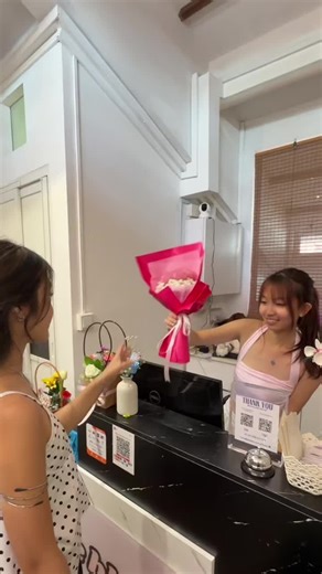 Creating Beautiful Flower Arrangements in Singapore