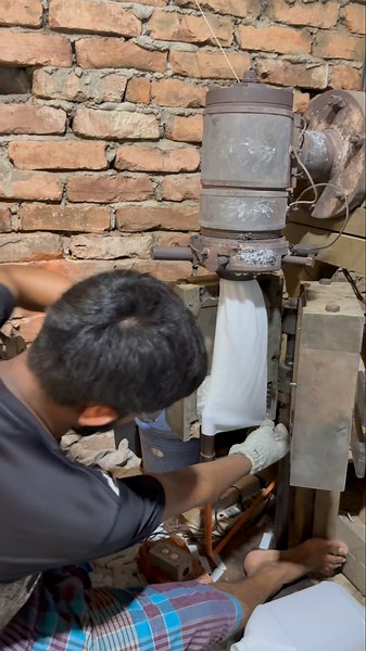 plastic chemical pot making complete process! #shorts #making #factory #makingprocess #machine ￼
