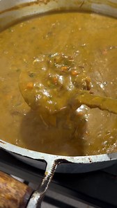 Um caldo cheio de sabor, nutrição e, principalmente, valorização da nossa agricultura familiar. 🌱❤️ #AgriculturaFamiliar #AlimentaçãoEscolar #MerendaEscolar #Aproveitamento #ComidaDeVerdade