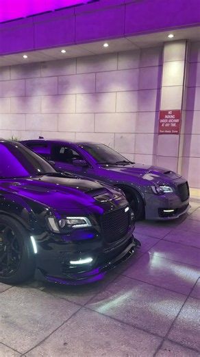 Chrysler 300 SRT features and highlights