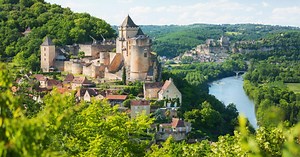 Los pueblos medievales más bonitos de Francia entre montañas, calles empedradas y castillos
