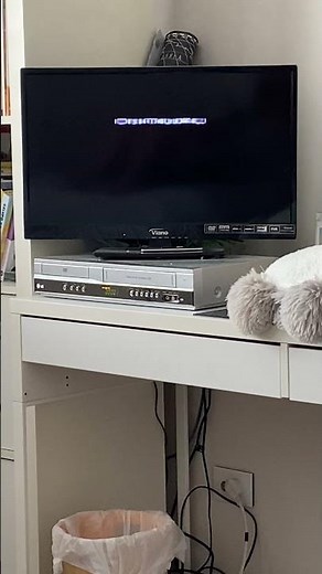 Opening to The Chaser’s War on Everything Season 2.1 Disc 1 Episodes 1-7 2007 DVD (Australia)