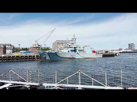 HMCS Goose Bay visits Boston