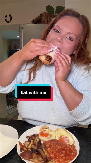 The GRWM & dress haul will be on @chuglygirl2.0 tomorrow if you care 😂 soz about the moaning 😅