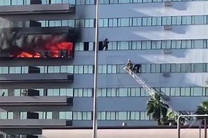 Dramatic rescue shown during fire in 25-story LA building