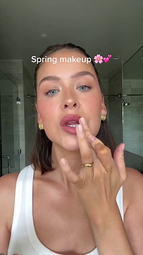 Fresh Spring Makeup Tutorial | Naomi Genes