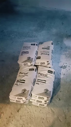 Aujourd'hui mortier autonivelant entre 1 a 5 cm la suite sera une petit passe de ragréage pour une finition nickel 👌🏻 merci a @murésol pour sa disponibilité #ragréage #sol #pourtoi #autoentrepreneur #travaux