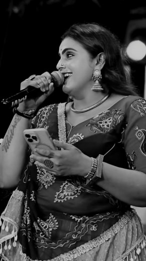 KAJAL MEHERIYA FANPAGE💫 on Instagram: "Ghar વાળા મજબૂર કરે છે🥺💗 #kajalmaheriya #trending #reels"