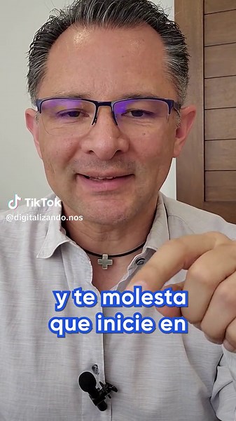 ¿Quieres que ChatGPT hable tu idioma? 🌐💬 ¡Transforma tu experiencia con esta potente herramienta configurándola en español! Mira nuestro video tutorial rápido y fácil y domina el cambio de idioma en ChatGPT desde tu computadora. 🖥️✨ No importa si eres experto en tecnología o si apenas estás comenzando, te guiaremos en cada paso. 🖱️👀 ¡Dale play y descubre cómo personalizar ChatGPT para que se adapte perfectamente a tus necesidades! Y si te queda alguna duda, comenta abajo y #PregúntaleaMau. 