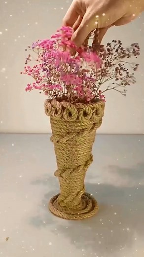 How to make a super pretty flower vase #diy #diycrafts #crafts | Craft Home