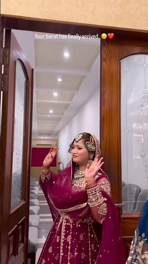 Excited Bride on Barat Arrival ✨💖 | Pakistani Wedding Moments#PakistaniWedding #BaratDay #BrideEntry