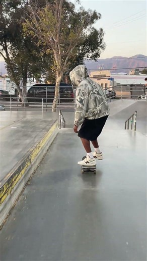 KADIAN MAXWELL NOLLIE INWARD HEELS ARE WATER💦 #shorts #fyp #skateboarding