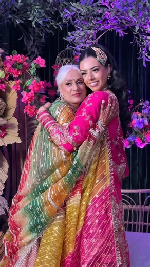 The Secret Bride | Wedding Content Creators on Instagram: "No matter what she’ll always be her momma’s little girl🤍💕 Bride - @harveenakhurma Photo - @satnamphotography Video - @cineture Marquee - @fivestarmarquees Catering - @premierflavour Mendhi - @krunaltailorhennaartist DJ - @lavisheventsuk Decor - @occasions_by_rash Home backdrops - @decorbymanni Pre Event MUA - @makeupby.mf Bridal MUA - @roqamakeup Bridal Hair - @hairbyashah Bridal Outfit - @whitelilybynavneetsidhu #weddingcontentcreator