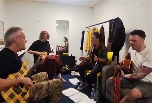 Bay City Rollers We Keep on Dancing ...even backstage ....see yeez all at The Garage on Dec 16th for our Xmas party 🥳🤘🎸⚡️ | Bay City Rollers