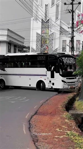 ഭഗവാൻ 🫴🤎/Jai guru holidays #jaiguruholidays #jaiguru #asifeditography #buspremi #bus #shortvideo