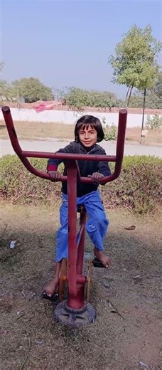 Siddhi doing exercise in the #park