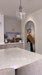 COFFEE TABLE STYLING….. Now I am by no means the best at styling, there are many accounts which do it so much better than I, but here are a few ideas on how to style a coffee table: • Have a base, like a tray - wicker, wooden or sea gray, make it fairly neutral but with a wonderful texture and warmth. I adore my new one from @the_suffolk_nest 🤍 • Have a variation of height - add interest through height and mix it up. • Introduce textures - they are interesting, keep the eye guessing and add dep