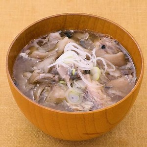 旨味たっぷり♪ 舞茸と鯖缶の味噌汁のレシピ動画・作り方 | デリッシュキッチン
