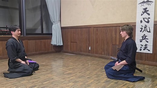Tenshin-ryu Hyoho (martial tactics and strategy) Zahō (坐法, sitting methods) / Kodachi Battōjutsu (小太刀抜刀術, short-sword draw techniques) Kenshō Nuki (剣鐘貫, けんしょうぬき) Kenshō Nuki is a draw-and-finish method carried out as if it were a formal punishment: a technique performed under a mission, meaning an order given from a superior (a jōshi, 上士). It is directed at an opponent whose “mouth is too loose” - someone who has leaked secrets or spoken carelessly - and it is executed as an act of enforcement a