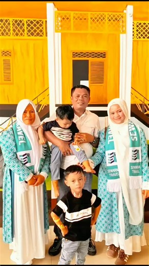 Selamat Menunaikan Ibadah Umroh, Mutia, Mama dan Pak Haji arifin beserta Bu Hj. Terima Kasih hadiah yg begitu indah pak haji ifin berikan ke mutia, hadiah yg sdh sjak lama diberikan ke kutia dan alhamdulillah terlaksana juga di tahun ini. Berkah selalu pak haji dan bu haja. Liat wajah ibu Haja istrinya pak haji arifin adem banget pembawaannya🥹😍. Semoga dilancarkan ya ibadahnya dan pulang dengan selamat ke Indonesia amin🤲 #mutiaoduolo #mutiada7 #mutiada7academy #umroh #hajiarifinmaliwu