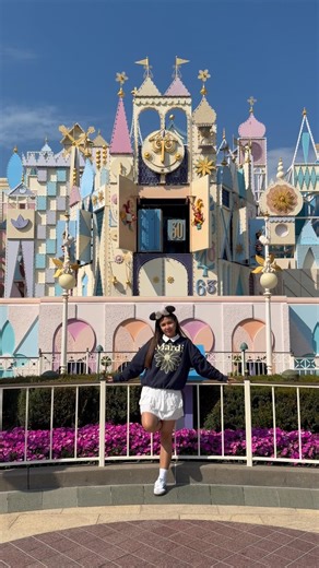 Its a small world -clock 11:30 #disneyland