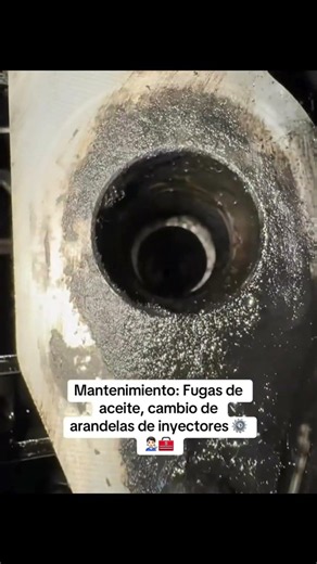 Fuga de aceite en tapa de válvulas 😳🛢️ #mecanica #inyectores #diesel #fugas #combustion #fallas #fyp